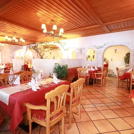 Отель Snowwhite 4*