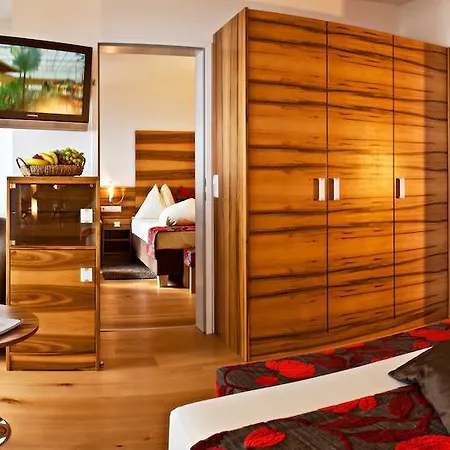 Отель Snowwhite 4*