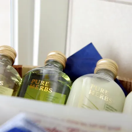 Отель Snowwhite 4*