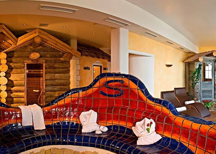 Готель Snowwhite 4*